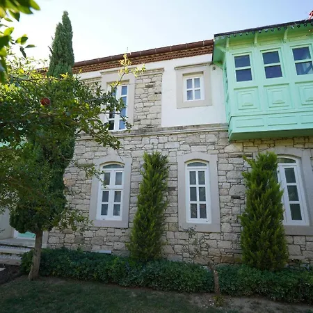 Cesme Havuzlu Muestakil Villa *